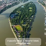 Newly New York Designed 3 Bedroom Apartment